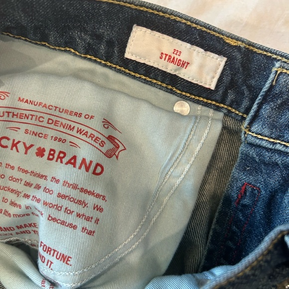 Men’s Lucky Brand 223 Straight Leg Jeans - Size 33x32 - Picture 6 of 7